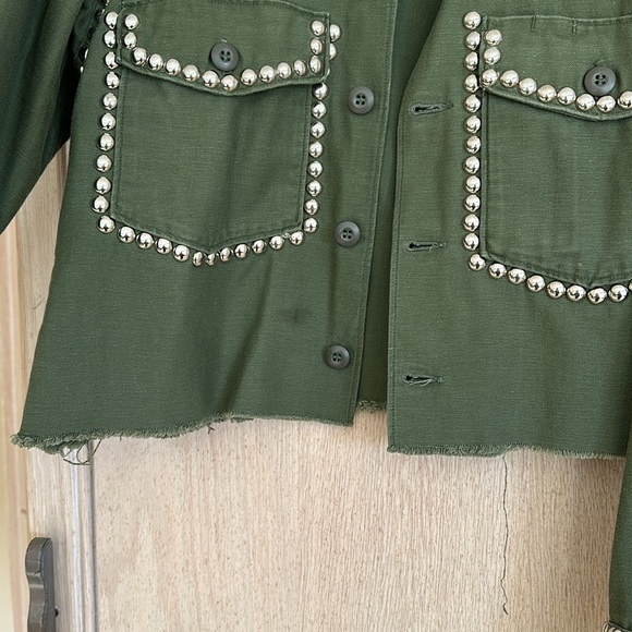 American Vintage Cropped Green Jacket with Silver Studs - Picture 2 of 5